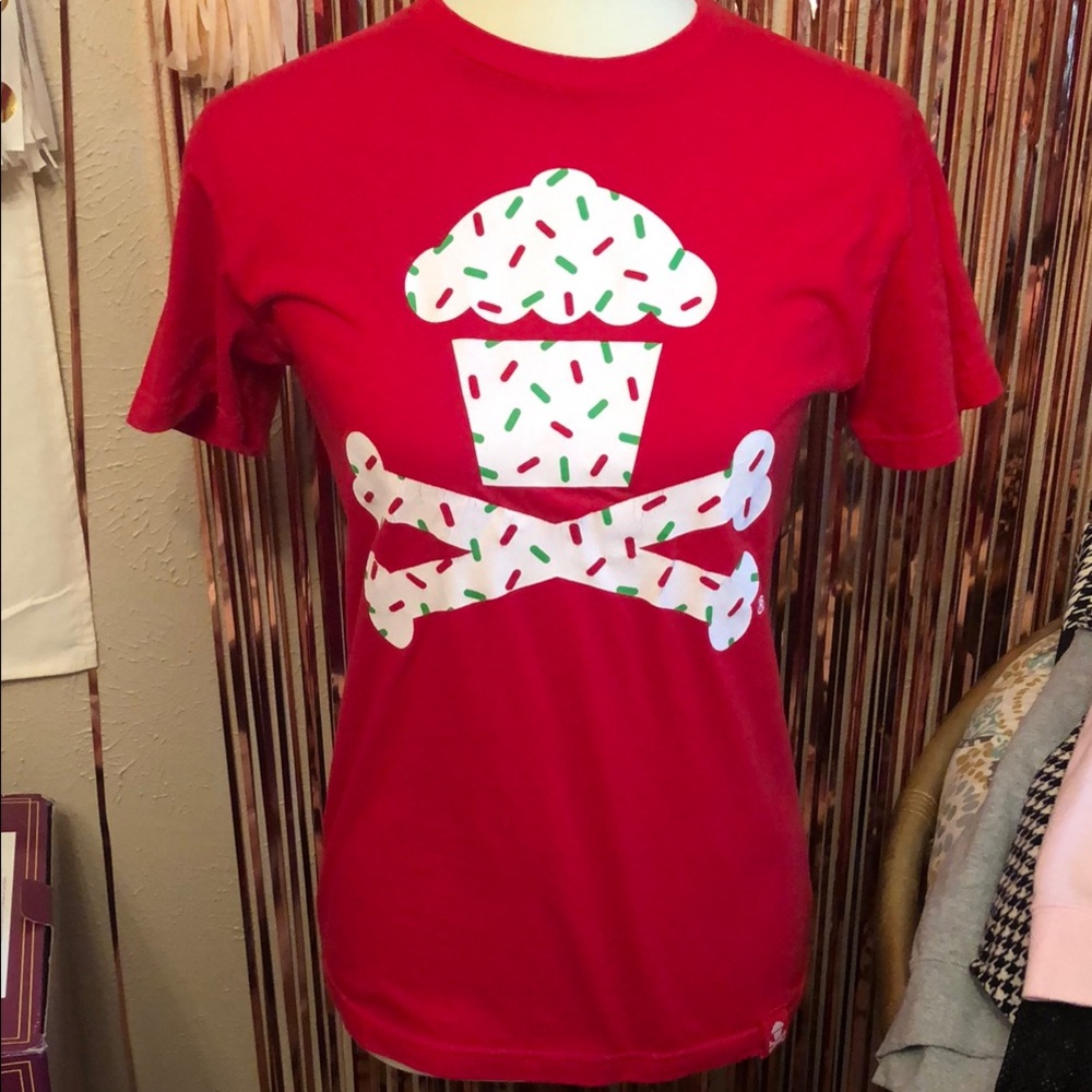Johnny Cupcakes Christmas Holiday Red Green Sprinkles Graphic T-Shirt